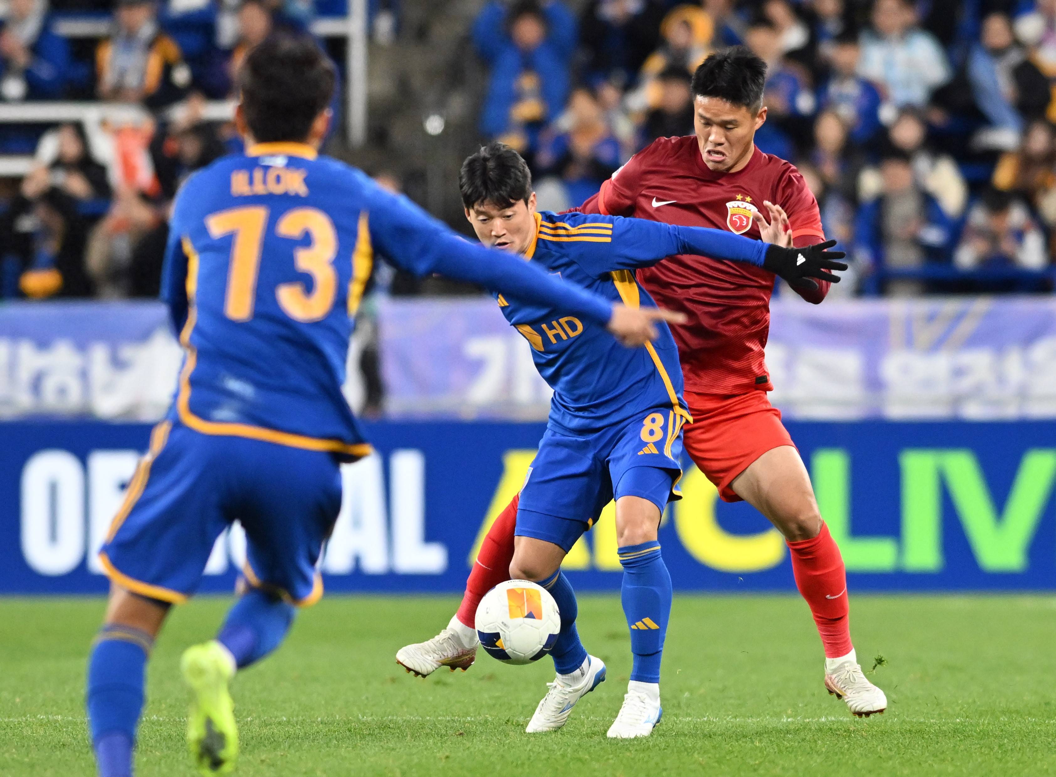 包含赛前亚冠传出新动向；丹佛掘金战术微调；管理层表态：气氛紧张；球队文化再被提及的词条