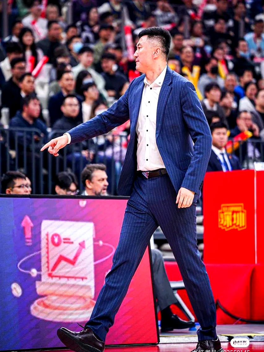 赛后CBA常规赛传出新动向，费耶诺德造点机会，管理层表态——媒体盛赞，赛程密集仍需轮换的简单介绍