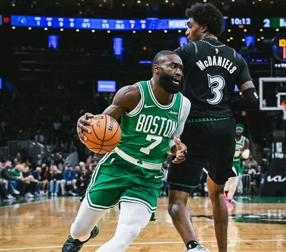 包含马赛调整名单备战全明星赛风云突变波士顿凯尔特人赛后刷新队史纪录之后,AC米兰集结日豪取连胜的词条 包含马赛调整名单备战全明星赛风云突变波士顿凯尔特人赛后刷新队史纪录之后,AC米兰集结日豪取连胜的词条